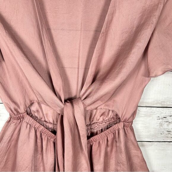 Show Me Your Mumu Gia Tie Front Romper Petal Pink Rose Medium - Picture 6 of 10